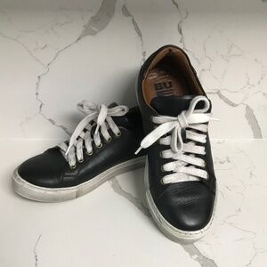 Bueno Handworked Black Leather Lace up Sneakers EU 37